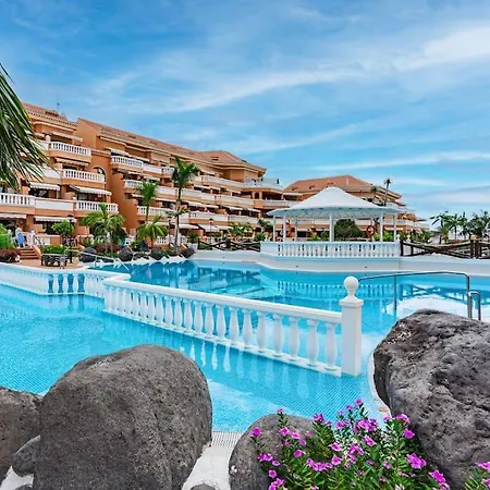 Royal Garden - 2 Bedroom Apartment *